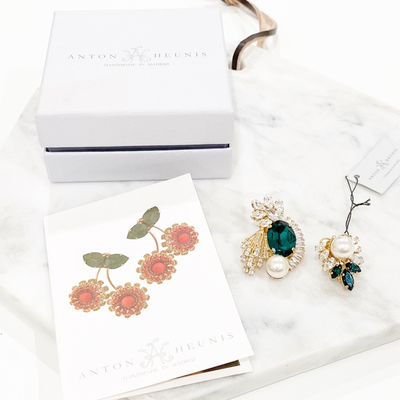 Revolve ANTON HEUNIS Asymmetric Crystal Cluster Mismatch Statement Earrings - Picture 3 of 8